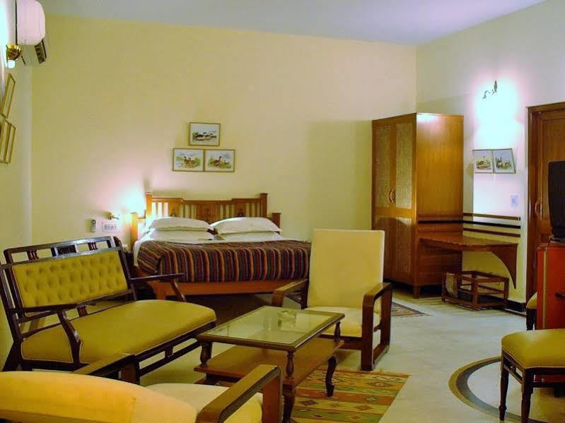 Hotel Inn Season Mahāmandir Kültér fotó